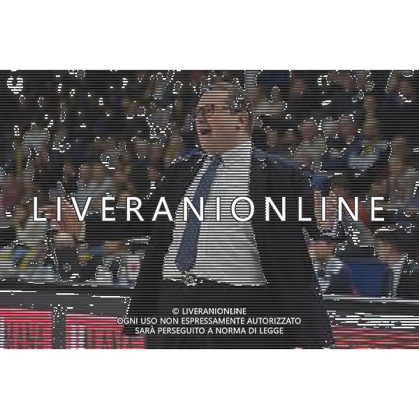 Marco Ramondino - Head Coach - Bertram Yachts Derthona Tortona disapprova uno decisione arbitrale durante la partita tra Tezenis Verona e - Bertram Yachts Derthona Tortona valida per la nona giornata del campionato Italiano di basket serie A1. 3 Dicembre 2022, Pala AGSM-AIM, Verona, Italia ©Tommasini Roberto / AGENZIA ALDO LIVERANI SAS