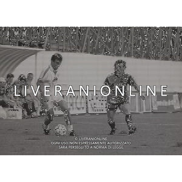 27-08-1989 GENOVA CAMPIONATO DI CALCIO SERIE A GENOA-LECCE 1-0 NELLA FOTO ANTONIO CARANNANTE E ALBERTO URBAN AG ALDO LIVERANI SAS