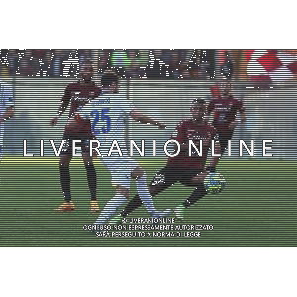08.12.2022 REGGIO CALABRIA STADIO ORESTE GRANILLO. CAMPIONATO SERIE B. REGGINA VS FROSINONE. IN FOTO SZYMINSKI FROSINONE E RIVAS REGGINA ©GARREFFA PASQUALE / AGENZIA ALDO LIVERANI SAS