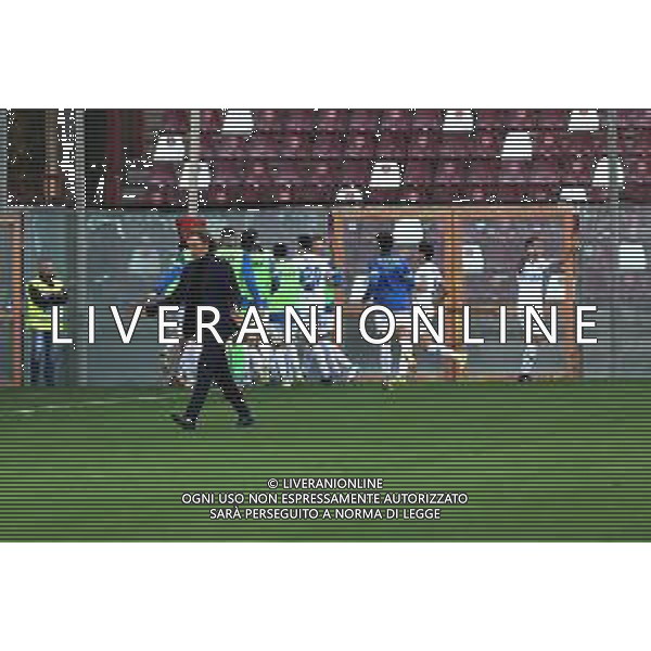 08.12.2022 REGGIO CALABRIA STADIO ORESTE GRANILLO. CAMPIONATO SERIE B. REGGINA VS FROSINONE. IN FOTO DIRIGENTE FROSINONE ENTRA IN CAMPO PER ESULTARE AL GOAL DI INSIGNE ©GARREFFA PASQUALE / AGENZIA ALDO LIVERANI SAS