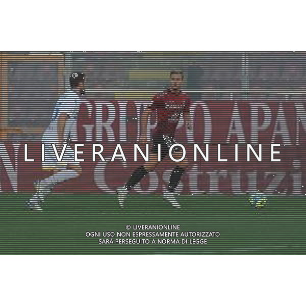 08.12.2022 REGGIO CALABRIA STADIO ORESTE GRANILLO. CAMPIONATO SERIE B. REGGINA VS FROSINONE. IN FOTO GORI REGGINA E SZYMINSKI FROSINONE ©GARREFFA PASQUALE / AGENZIA ALDO LIVERANI SAS