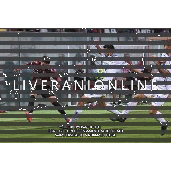 08.12.2022 REGGIO CALABRIA STADIO ORESTE GRANILLO. CAMPIONATO SERIE B. REGGINA VS FROSINONE. IN FOTO PIEROZZI REGGINA CONTRASTATO DA RAVANELLI E COTALI FROSINONE ©GARREFFA PASQUALE / AGENZIA ALDO LIVERANI SAS