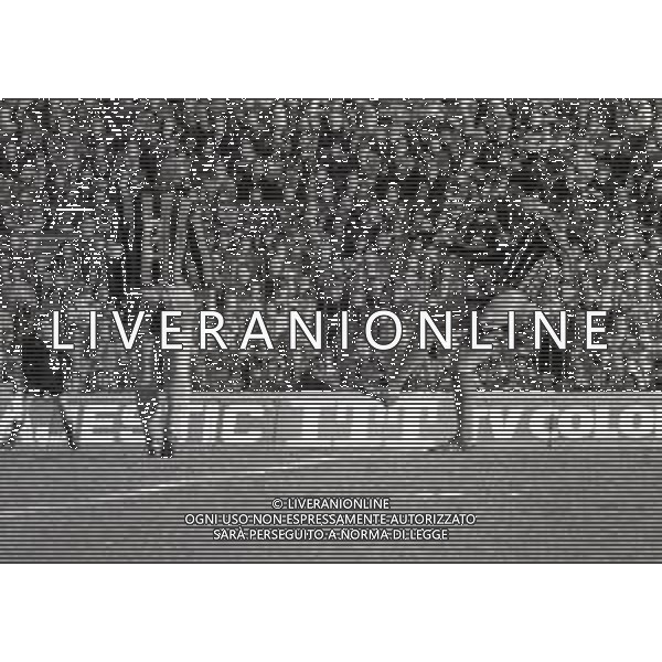 16-01-1983 MILANO-CAMPIONATO DI CALCIO SERIE A INTER -VERONA 1-1 NELLA FOTO PUNIZIONE DOMENICO VOLPATI AG ALDO LIVERANI SAS