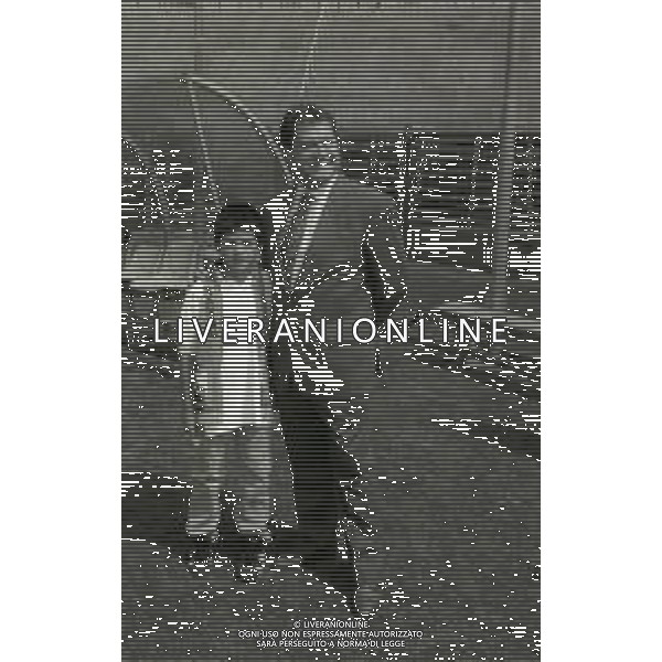 14-07-1996 PRESENTAZIONE ATALANTA CALCIO IN PARTENZA PER IL RITIRO ESTIVO NELLA FOTO IL PRESIDENTE DELL\'ATALANTA CALCIO IVAN RUGGERI CON IL FIGLIO ALLO STADIO DI BERGAMO AG ALDO LIVERANI SAS