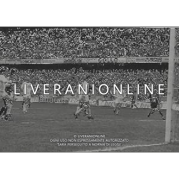 24-11-1991 GENOVA CAMPIONATO DI CALCIO SERIE A GENOA-CAGLIARI 2-2 NELLA FOTO GOAL NICOLA CARICOLA AG ALDO LIVERANI SAS
