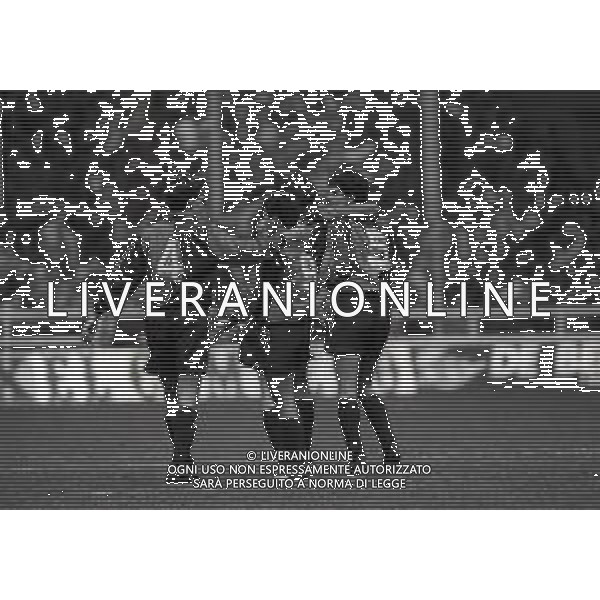24-11-1991 GENOVA CAMPIONATO DI CALCIO SERIE A GENOA-CAGLIARI 2-2 NELLA FOTO ABBRACCI GIOCATORI GENOA DOPO IL GOAL AG ALDO LIVERANI SAS