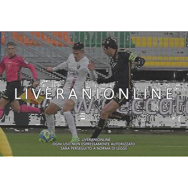 Serie B 2022-2023 Venezia-Cosenza Marco Nasti and Pietro Ceccaroni during the Italian soccer Serie B match Venezia vs Cosenza on December11, 2022 at the Stadio Luigi Penzo in Venezia ©Andrea Rosito / AGENZIA ALDO LIVERANI SAS