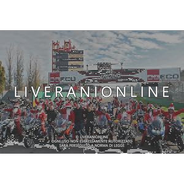 IMOLA 18 12 2022 AUTODROMO ENZO E DINO FERRARI "BABBO NATALE ARRIVA IN MOTO"NELLA FOTO SINDACO MARCO PANIERI ASSESSORE ELENA PENAZZI CON BABBI NATALE DEI MOTO CLUB DI IMOLA. MOTO CLUB IMOLA,MOTO CLUB SANTERNO E MC RACING IMOLESE 96 PARTONO DAL AUTODROMO PER PORTARE I REGALI AI BAMBINI IN PIAZZA MATTEOTTI FOTO GIANNI SANNA-AG ALDO LIVERANI SAS