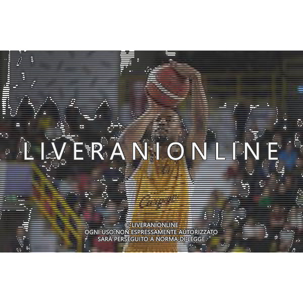 Muhammad-Ali Abdur-Rahkman - Carpegna Prosciutto Pesaro al tiro dalla lunetta durante la partita tra Tezenis Verona e Carpegna Prosciutto Pesaro valida per l\'undicesima giornata del campionato Italiano di basket serie A1. 18 Dicembre 2022, Pala AGSM-AIM, Verona, Italia ©Tommasini Roberto / AGENZIA ALDO LIVERANI SAS