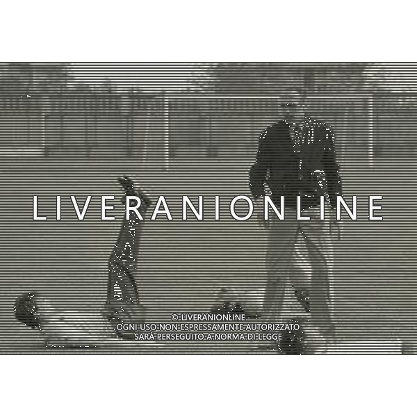 RETROSPETTIVA ENZO BEARZOT ALLENATORE NAZIONALE ITALIANA CALCIO NELLA FOTO ENZO BEARZOT ALLENATORE NAZIONALE ITALIANA DI CALCIO NELL\'ANNO 1980 NEL RITIRO DI POLLONE AG ALDO LIVERANI SAS  