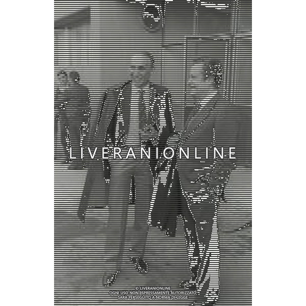 RETROSPETTIVA ENZO BEARZOT ALLENATORE NAZIONALE ITALIANA CALCIO NELLA FOTO ENZO BEARZOT 17-10-1981 A BELGRADO PER L\'INCONTRO DI CALCIO JUGOSLAVIA-ITALIA 1-1 CON IL PRESIDENTE FEDERALE FEDERICO SORDILLO AG ALDO LIVERANI SAS  