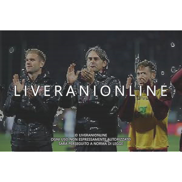 22.12.2022 REGGIO CALABRIA STADIO ORESTE GRANILLO. AMICHEVOLE REGGINA VS INTER IN FOTO FILIPPO INZAGHI ALLENATORE REGGINA SALUTA LA CURVA SUD A FINE GARA ©GARREFFA PASQUALE / AGENZIA ALDO LIVERANI SAS