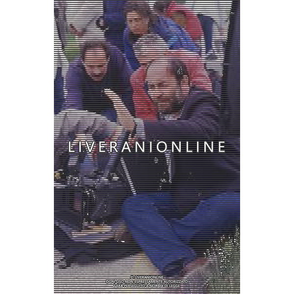 RETROSPETTIVA GIUSEPPE BERTOLUCCI REGISTA NELLA FOTO GIUSEPPE BERTOLUCCI SUL SET DEL FILM “I CAMMELLI“ NELL\'ANNO 1988 AG ALDO LIVERANI SAS 