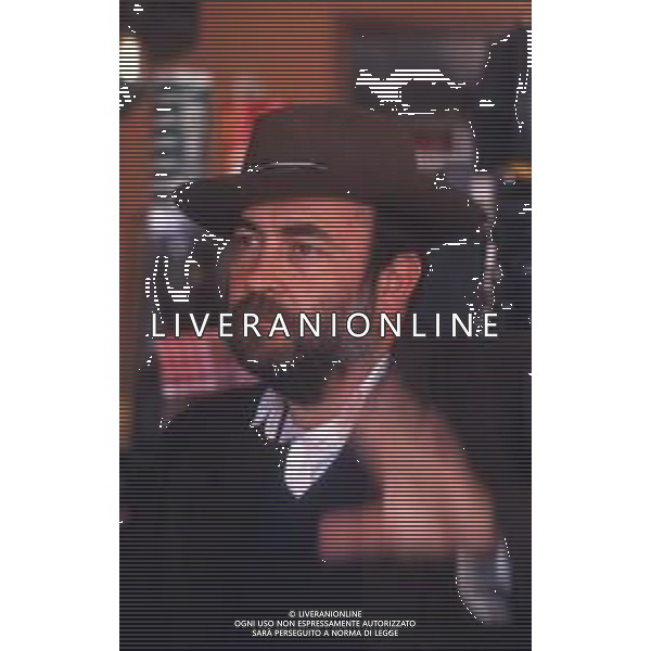 RETROSPETTIVA GIUSEPPE BERTOLUCCI REGISTA NELLA FOTO GIUSEPPE BERTOLUCCI SUL SET DEL FILM “I CAMMELLI“ NELL\'ANNO 1988 AG ALDO LIVERANI SAS 