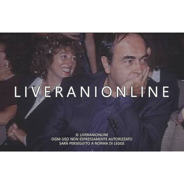 RETROSPETTIVA GIUSEPPE BERTOLUCCI REGISTA NELLA FOTO GIUSEPPE BERTOLUCCI SUL SET DEL FILM “I CAMMELLI“ NELL\'ANNO 1988 AG ALDO LIVERANI SAS 