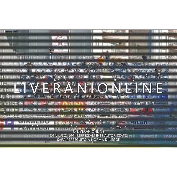 26-12-2022. Cagliari Calcio-Cosenza Calcio 19° giornata serie BKT 2022/2023, stadio Unipol Domus Cagliari. Foto Salvatore Moi/Aldo Liverani s.a.s. Nella foto: Tifosi del Cosenza Calcio, nel settore ospiti dello stadio Unipol Domus di Cagliari. ©MOI / AGENZIA ALDO LIVERANI SAS
