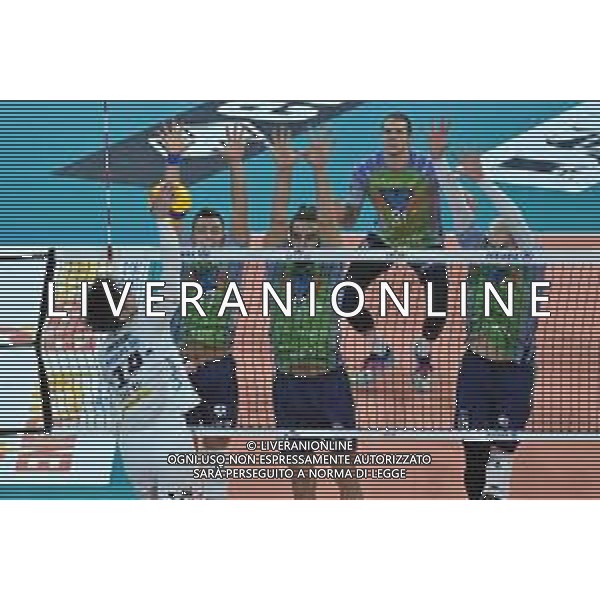 TVRG Yuki Ishikawa (Powervolley Milano) contro il muro di Monza, da SX Jan Zimmermann (Vero Volley Monza), Thomas Beretta (Vero Volley Monza) e Vlad Davyskiba (Vero Volley Monza) Allianz Powervolley Milano vs Vero Volley Monza Milano 26-12-2022 Allianz Cloud PalaLido SuperLega Credem Banca - 13a giornata regular season foto Roberto Garavaglia/ag. Aldo Liverani sas / AGENZIA ALDO LIVERANI SAS