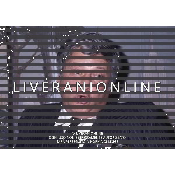 RETROSPETTIVA PAOLO VILLAGGIO ATTORE NELLA FOTO PAOLO VILLAGGIO A MILANO IN TERRAZZA MARTINI NELL\'ANNO 1980 A MILANO AG ALDO LIVERANI SAS 