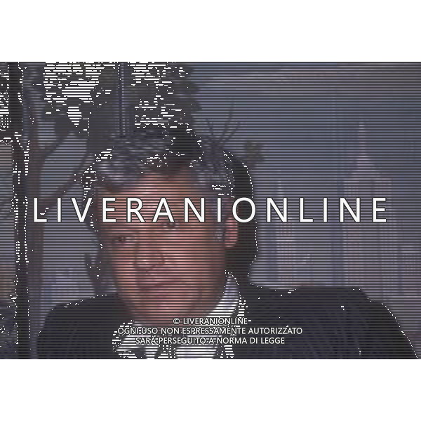 RETROSPETTIVA PAOLO VILLAGGIO ATTORE NELLA FOTO PAOLO VILLAGGIO A MILANO IN TERRAZZA MARTINI NELL\'ANNO 1980 A MILANO AG ALDO LIVERANI SAS 
