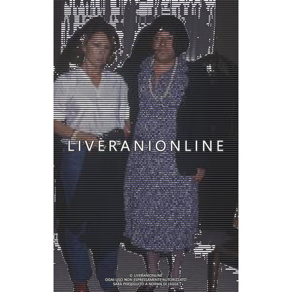 RETROSPETTIVA PAOLO VILLAGGIO ATTORE NELLA FOTO PAOLO VILLAGGIO A ROMA NEGLI STUDI RAI NELL\'ANNO 1980 CON LA MOGLIE MAURA ALBITES AG ALDO LIVERANI SAS   