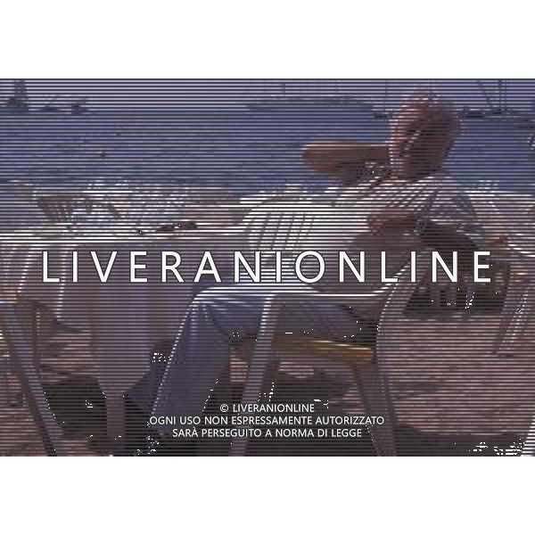 RETROSPETTIVA PAOLO VILLAGGIO ATTORE NELLA FOTO PAOLO VILLAGGIO NELL\'ANNO 1990 A CANNES AG ALDO LIVERANI SAS