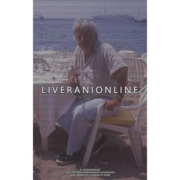 RETROSPETTIVA PAOLO VILLAGGIO ATTORE NELLA FOTO PAOLO VILLAGGIO NELL\'ANNO 1990 A CANNES AG ALDO LIVERANI SAS