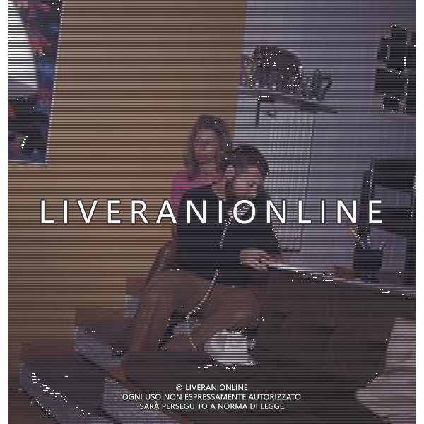 RETROSPETTIVA PAOLO VILLAGGIO ATTORE NELLA FOTO PAOLO VILLAGGIO CON LA MOGLIE MAURA ALBITES NELLA LORO CASA AG ALDO LIVERANI SAS  