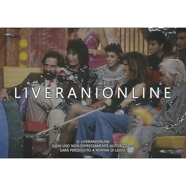 RETROSPETTIVA PAOLO VILLAGGIO ATTORE NELLA FOTO PAOLO VILLAGGIO NELL\'ANNO 1987 A MILANO NEGLI STUDI DI ODEON TV TRASMISSIONE TELEVISIVA“VILLAGGIO PARTY “  AG ALDO LIVERANI SAS  