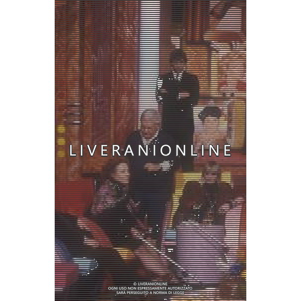 RETROSPETTIVA PAOLO VILLAGGIO ATTORE NELLA FOTO PAOLO VILLAGGIO NELL\'ANNO 1987 A MILANO NEGLI STUDI DI ODEON TV TRASMISSIONE TELEVISIVA“VILLAGGIO PARTY “  AG ALDO LIVERANI SAS 