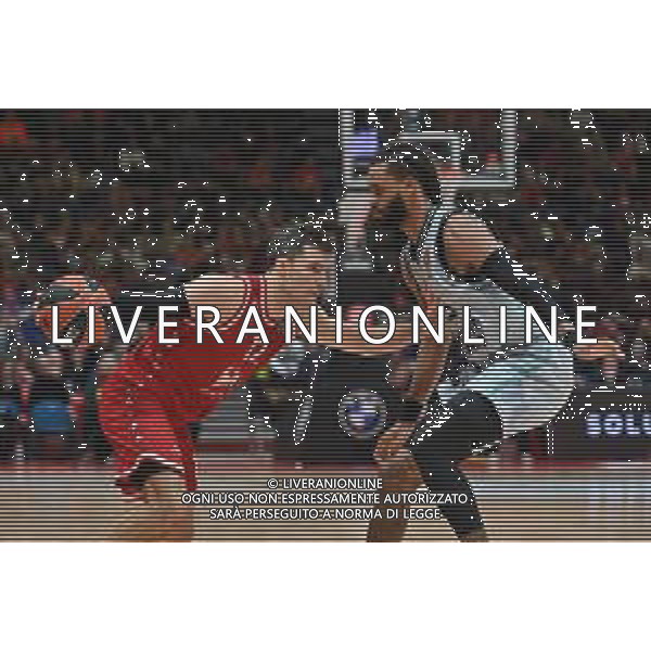 TVRG Billy Baron (Olimpia Milano) e James Webb III (Valencia Basket) EA7 Emporio Armani Milano vs Valencia Basket Assago (MI) 29-12-2022 Mediolanum Forum Turkish Airlines Euroleague 16a giornata regular season foto Roberto Garavaglia/ag. Aldo Liverani sas/ AGENZIA ALDO LIVERANI SAS