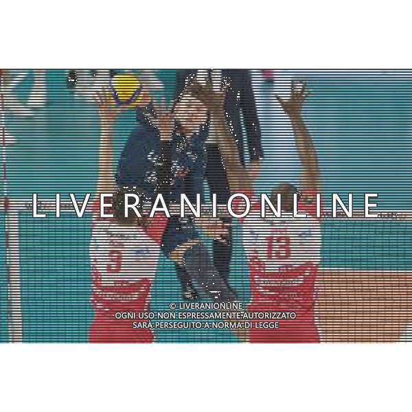 Schiacciata di Maksim Sapozhkov - WithU Verona durante la partita tra WithU Verona e Gas Sales BlueEnergy Piacenza Volley valida per gli ottavi di finale della DelMonte Coppa Italia di Volley 2023, Verona Italia, 29 Dicembre 2022 presso il pala AGSM-AIM di Verona. ©Roberto Tommasini /Agenzia Aldo Liverani Sas
