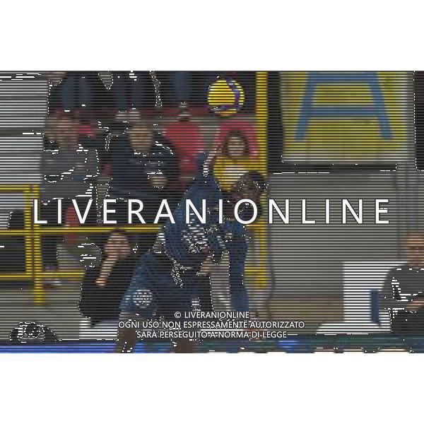 Noumory Keita - WithU Verona al servizio durante la partita tra WithU Verona e Emma Villas Aubay Siena valida per la decima giornata del campionato italiano di volley maschile serie A Superlega, Verona Italia, 4 Dicembre 2022 presso il pala AGSM-AIM di Verona. ©Roberto Tommasini /Agenzia Aldo Liverani Sas