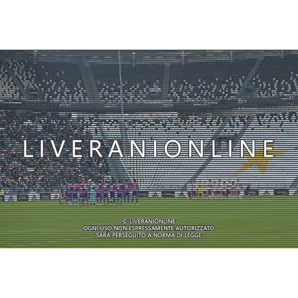 Torino 30.12.2022 Allianz Stadium ©Manuela Viganti/Agenzia Aldo Liverani Juventus vs Standard Liegi Partita Amichevole 2022/2023 Nella foto: le due formazioni schierate durante il minuto di silenzio perla morte di pele\' ©Viganti /Agenzia Aldo Liverani Sas