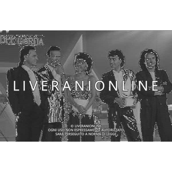RETROSPETTIVA DEL GRUPPO MUSICALE \'I POOH\' VINCITORI DELLA VELA A RIVA DEL GARDA NEL 1986 NELLA FOTO DODI BATTAGLIA, ROBY FACCHINETTI, ANNA PETTINELLI, STEFANO D\'ORAZIO, RED CANZIAN AG ALDO LIVERANI SAS