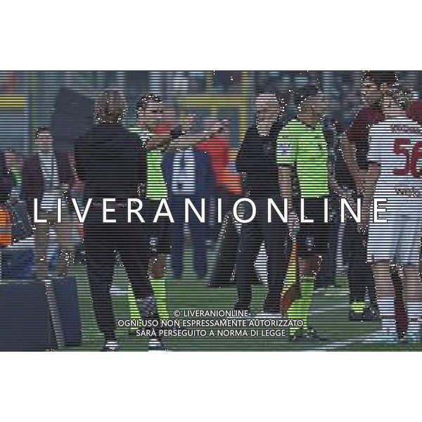 SALERNITANA - MILAN CAMPIONATO CALCIO SERIE A TIM 04.01.2023 NELLA FOTO arbitro Fourneau annulla il terzo gol al Milan ©MOSCA / AGENZIA ALDO LIVERANI SAS