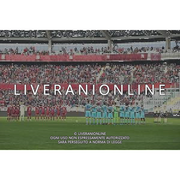 TVMV-Torino 04.01.2023 Stadio Grande Torino © Manuela Viganti/Agenzia Aldo Liverani Torino vs Hellas Verona Campionato Calcio Serie A TIM 2022/2023 16a giornata Nella foto: le due formazioni schierate durante il minuto di silenzio per la morte di pele\' ©Viganti / AGENZIA ALDO LIVERANI SAS
