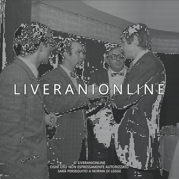 RETROSPETTIVA UDO JURGENS Udo Jürgen Bockelmann CANTANTE E ATTORE AUSTRIACO NELLA FOTO UDO JURGENS Udo Jürgen Bockelmann a Milano a una serata cocktail anno 1967 AG ALDO LIVERANI SAS