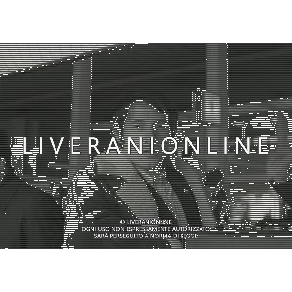 RETROSPETTIVA UDO JURGENS Udo Jürgen Bockelmann CANTANTE E ATTORE AUSTRIACO NELLA FOTO UDO JURGENS Udo Jürgen Bockelmann a Milano all\' aeroporto di linate nell\'anno 1968 AG ALDO LIVERANI SAS
