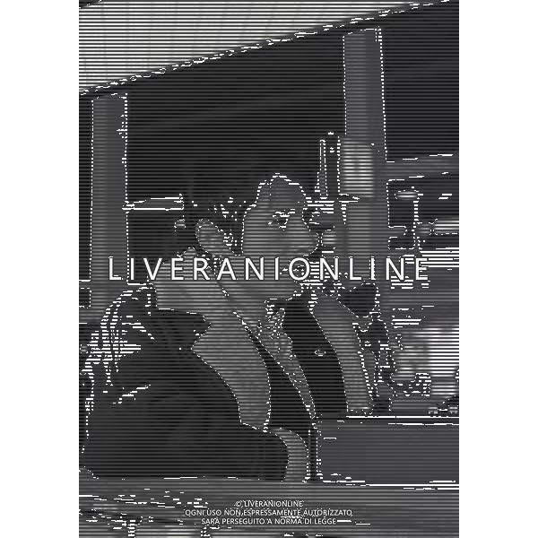 RETROSPETTIVA UDO JURGENS Udo Jürgen Bockelmann CANTANTE E ATTORE AUSTRIACO NELLA FOTO UDO JURGENS Udo Jürgen Bockelmann a Milano all\' aeroporto di linate nell\'anno 1968 AG ALDO LIVERANI SAS