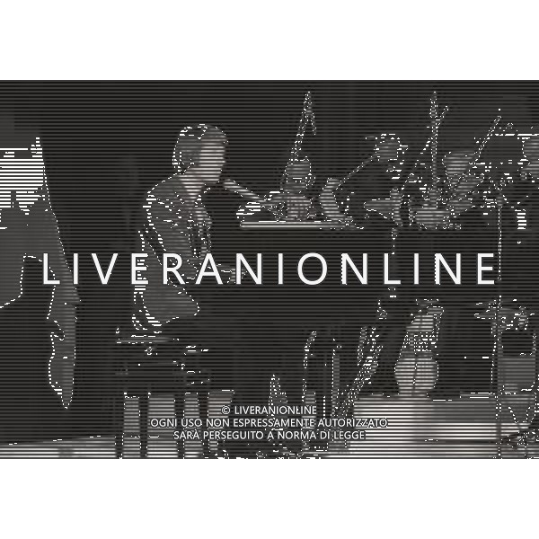 RETROSPETTIVA UDO JURGENS Udo Jürgen Bockelmann CANTANTE E ATTORE AUSTRIACO NELLA FOTO UDO JURGENS Udo Jürgen Bockelmann a Milano serata Unicef nell\'anno 1973 AG ALDO LIVERANI SAS