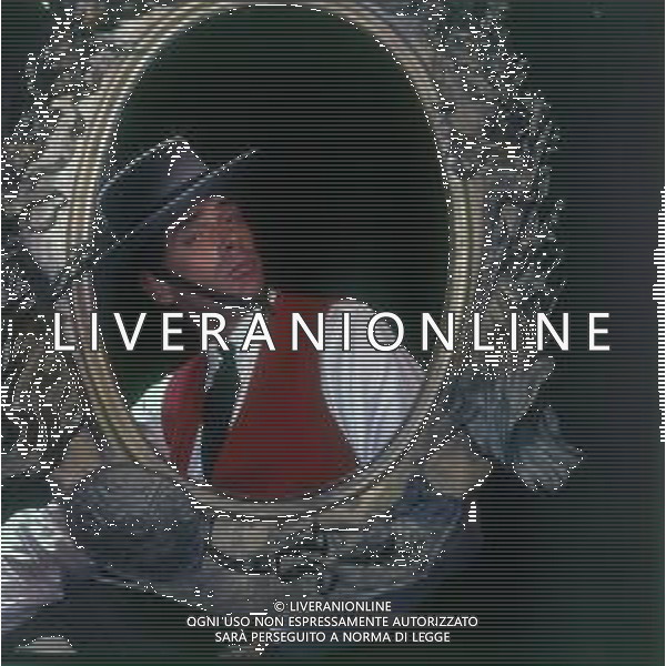 RETROSPETTIVA TOMAS MILIAN, PSEUDONIMO DI TOMAS QUINTIN RODRIGUEZ ATTORE  NELLA FOTO TOMAS MILIAN A ROMA NELLA SUA ABITAZIONE ANNI 70 AG ALDO LIVERANI SAS 