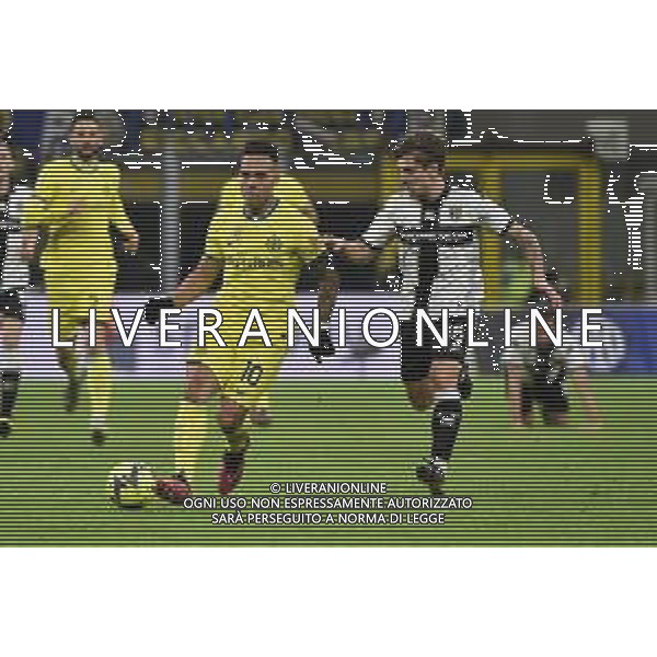 Lautaro Martinez (Inter) e Adrian Bernabe\' (Parma) Inter vs Parma Milano 10-01-2023 Stadio Giuseppe Meazza San Siro Coppa Italia Frecciarossa - ottavi di finale foto Roberto Garavaglia/ag. Aldo Liverani sas / AGENZIA ALDO LIVERANI SAS