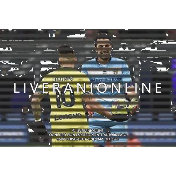 Lautaro Martinez (Inter) e Gianluigi Buffon (Parma) Inter vs Parma Milano 10-01-2023 Stadio Giuseppe Meazza San Siro Coppa Italia Frecciarossa - ottavi di finale foto Roberto Garavaglia/ag. Aldo Liverani sas / AGENZIA ALDO LIVERANI SAS