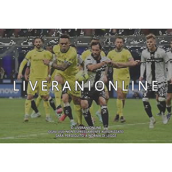 Lautaro Martinez (Inter) e Franco Damian Vazquez (Parma) Inter vs Parma Milano 10-01-2023 Stadio Giuseppe Meazza San Siro Coppa Italia Frecciarossa - ottavi di finale foto Roberto Garavaglia/ag. Aldo Liverani sas / AGENZIA ALDO LIVERANI SAS