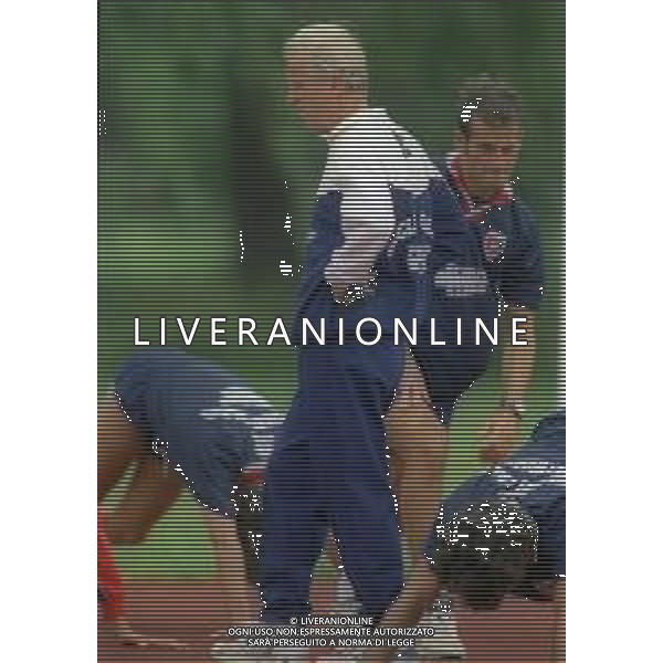 RETROSPETTIVA GIOVANNI TRAPATTONI ALLENATORE NELLA FOTO GIOVANNI TRAPATTONI ALLENATORE CAGLIARI CALCIO NELL\'ANNO 1995 A BOLZANO RITIRO ESTIVO AG ALDO LIVERANI SAS