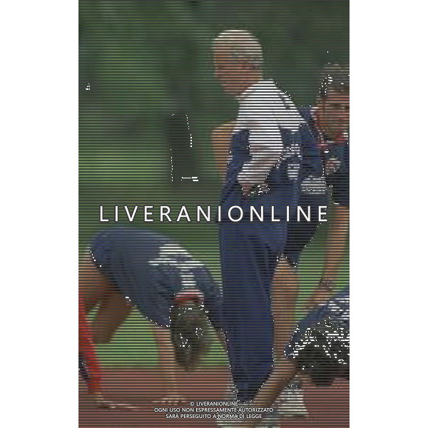 RETROSPETTIVA GIOVANNI TRAPATTONI ALLENATORE NELLA FOTO GIOVANNI TRAPATTONI ALLENATORE CAGLIARI CALCIO NELL\'ANNO 1995 A BOLZANO RITIRO ESTIVO AG ALDO LIVERANI SAS