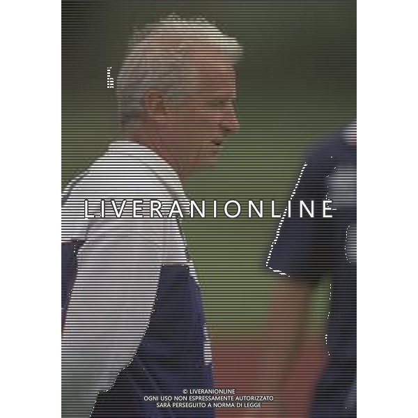 RETROSPETTIVA GIOVANNI TRAPATTONI ALLENATORE NELLA FOTO GIOVANNI TRAPATTONI ALLENATORE CAGLIARI CALCIO NELL\'ANNO 1995 A BOLZANO RITIRO ESTIVO AG ALDO LIVERANI SAS