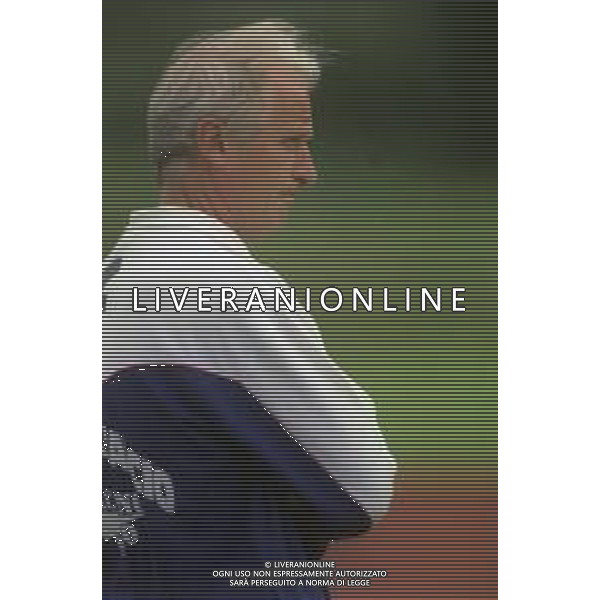 RETROSPETTIVA GIOVANNI TRAPATTONI ALLENATORE NELLA FOTO GIOVANNI TRAPATTONI ALLENATORE CAGLIARI CALCIO NELL\'ANNO 1995 A BOLZANO RITIRO ESTIVO AG ALDO LIVERANI SAS
