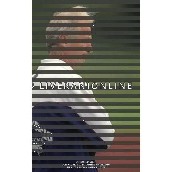 RETROSPETTIVA GIOVANNI TRAPATTONI ALLENATORE NELLA FOTO GIOVANNI TRAPATTONI ALLENATORE CAGLIARI CALCIO NELL\'ANNO 1995 A BOLZANO RITIRO ESTIVO AG ALDO LIVERANI SAS