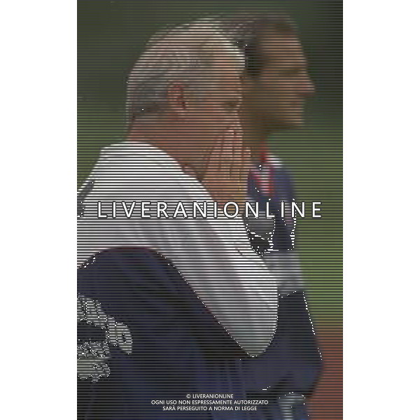RETROSPETTIVA GIOVANNI TRAPATTONI ALLENATORE NELLA FOTO GIOVANNI TRAPATTONI ALLENATORE CAGLIARI CALCIO NELL\'ANNO 1995 A BOLZANO RITIRO ESTIVO AG ALDO LIVERANI SAS